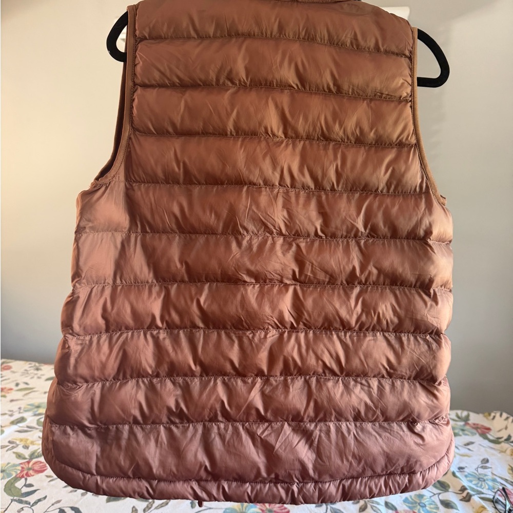 32 Degrees Women's Puffer Vest in Brown - Picture 3 of 4